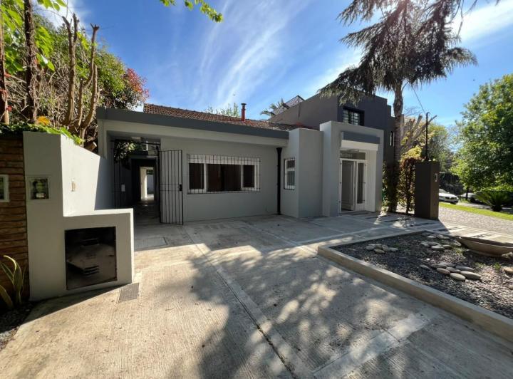 Casa · 90m² · 3 Ambientes · 2 Cocheras
