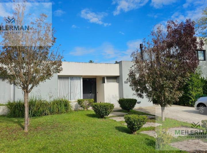 Casa · 180m² · 4 Ambientes · 2 Cocheras