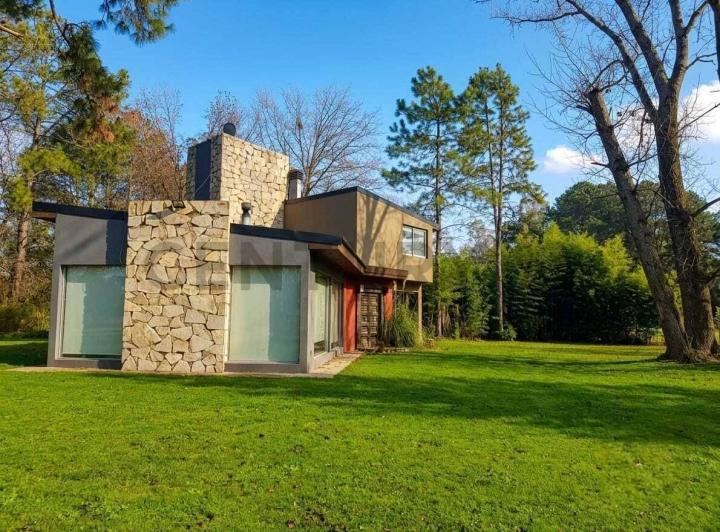 Casa · 200m² · 4 Ambientes