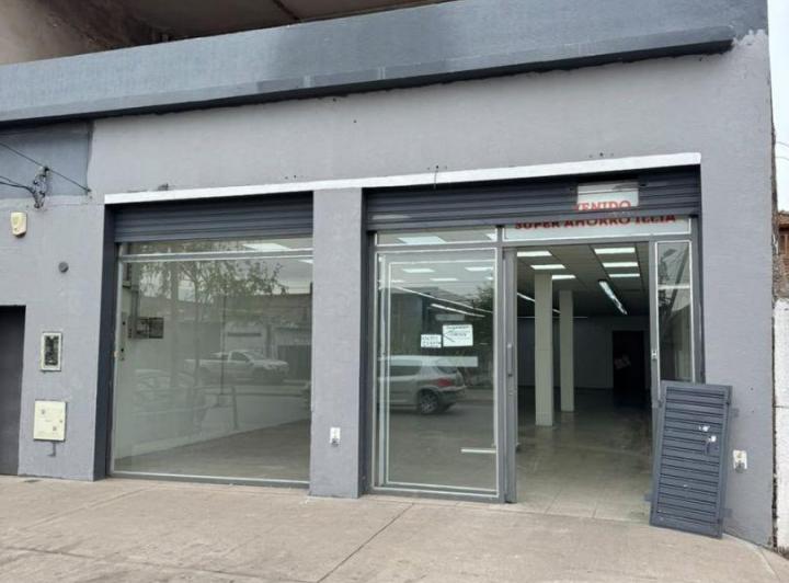Local comercial · 267m²