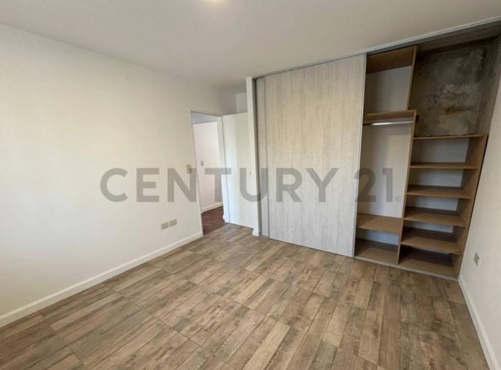 Casa · 100m² · 4 Ambientes · 2 Cocheras