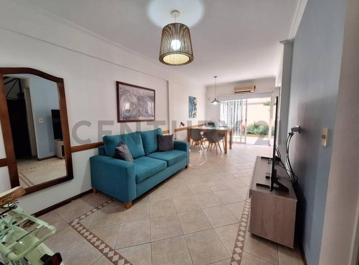 Casa · 70m² · 4 Ambientes · 2 Cocheras