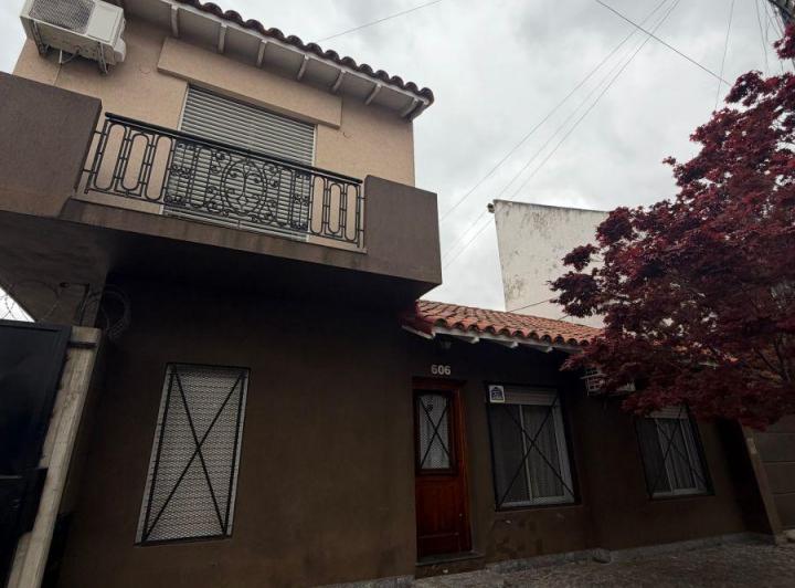 Casa · 70m² · 4 Ambientes · 1 Cochera