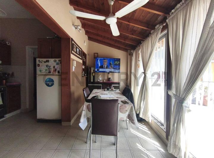 Casa · 93m² · 4 Ambientes · 1 Cochera