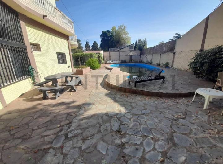Casa · 600m² · 5 Ambientes · 5 Cocheras