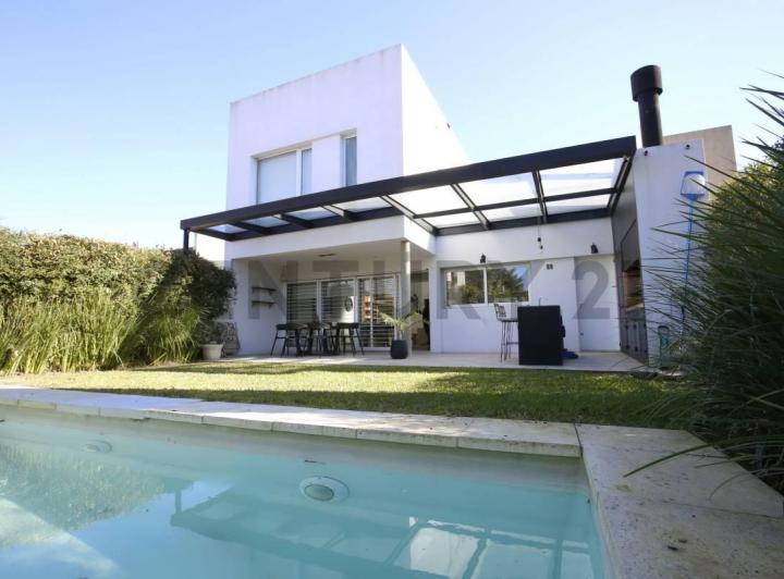 Casa · 187m² · 5 Ambientes · 1 Cochera