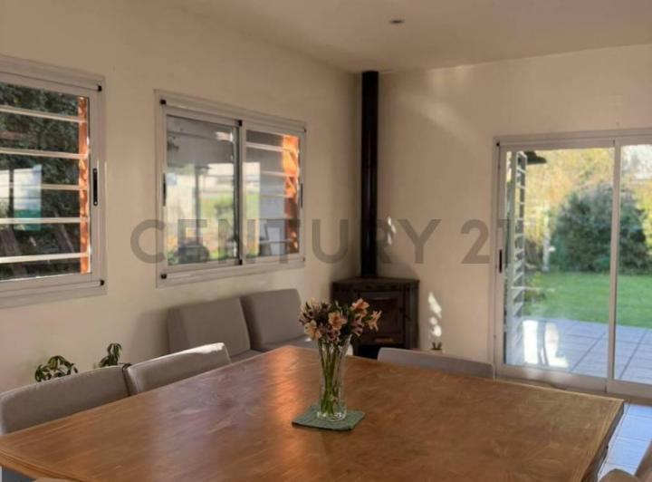 Casa · 177m² · 4 Dormitorios · 2 Cocheras