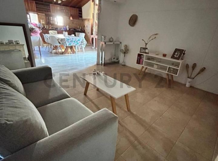 Casa · 181m² · 5 Ambientes · 1 Cochera