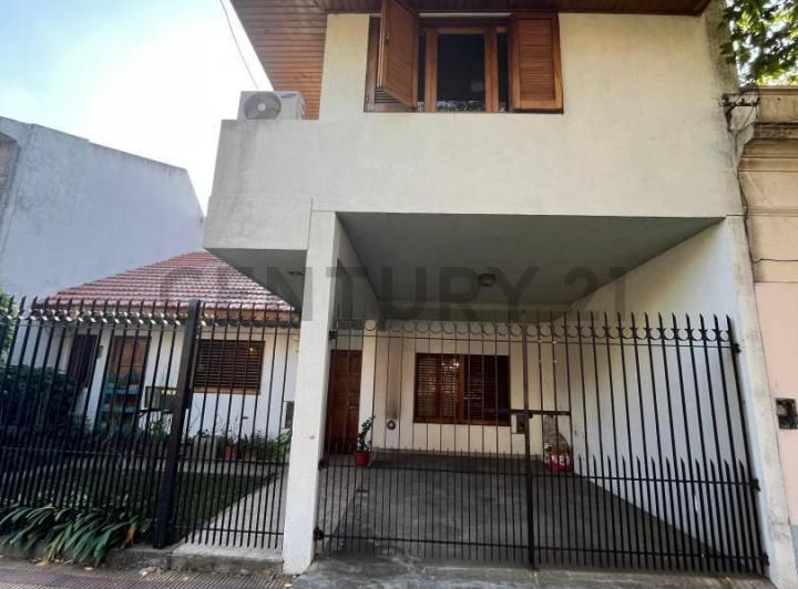 Casa · 158m² · 5 Ambientes · 1 Cochera