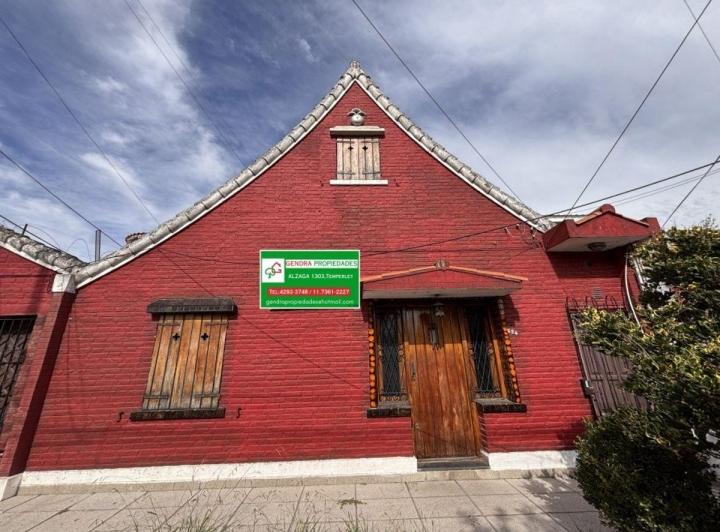 Casa · 200m² · 5 Ambientes · 1 Cochera