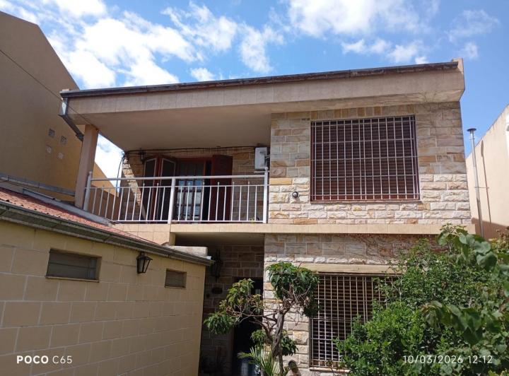 Casa · 136m² · 5 Ambientes · 2 Cocheras