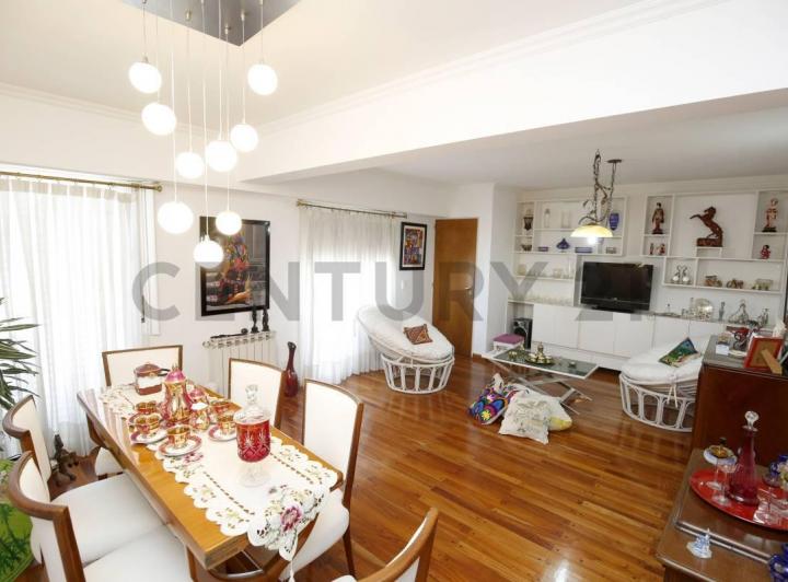 Departamento · 170m² · 5 Ambientes · 1 Cochera