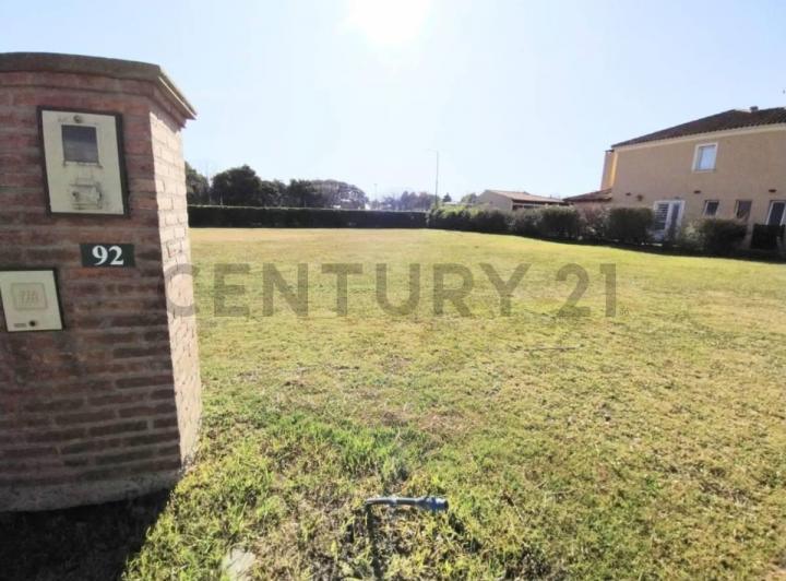 Terreno · 697m²