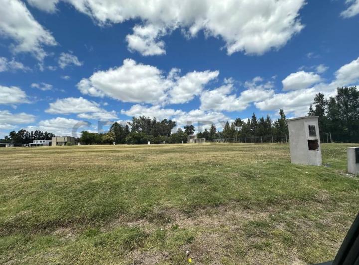 Terreno · 862m²