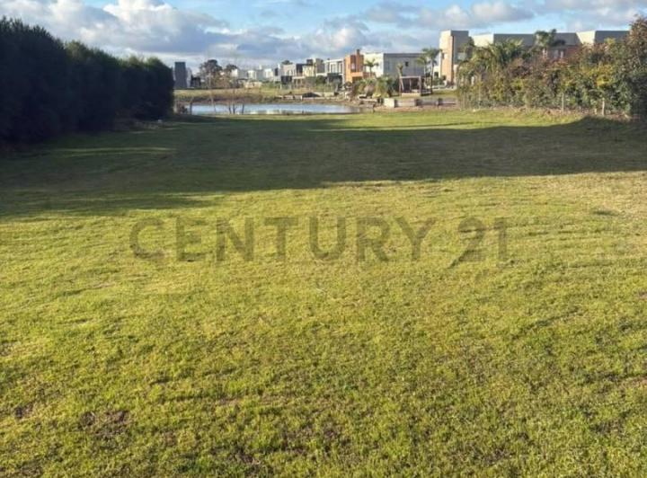 Terreno · 700m²
