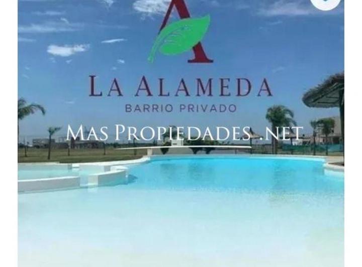 Terreno · 921m²