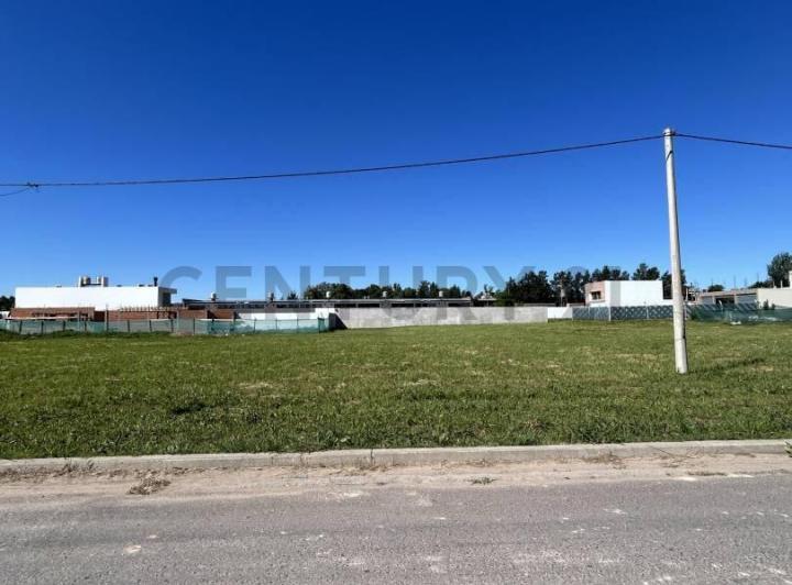 Terreno · 690m²