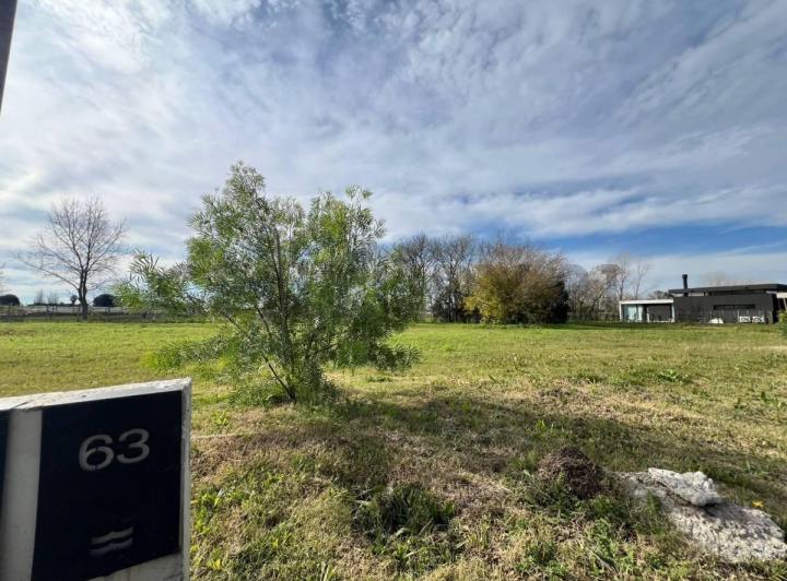 Terreno · 743m²