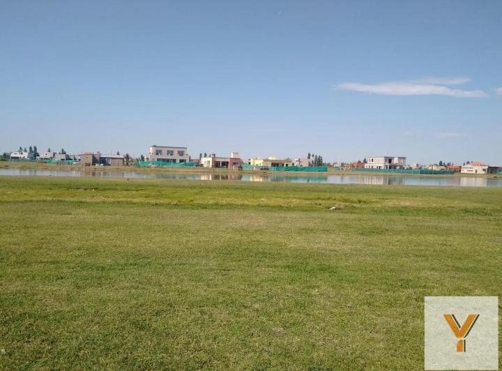 Terreno · 806m²