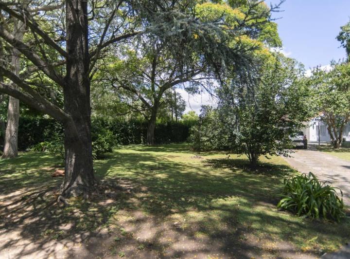 Terreno · 596m²