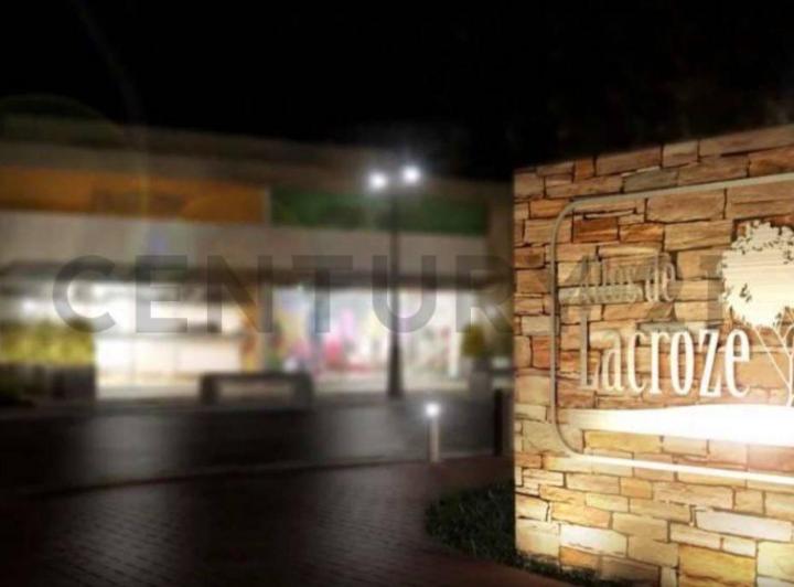 Terreno · 330m² · 4 Ambientes · 4 Cocheras