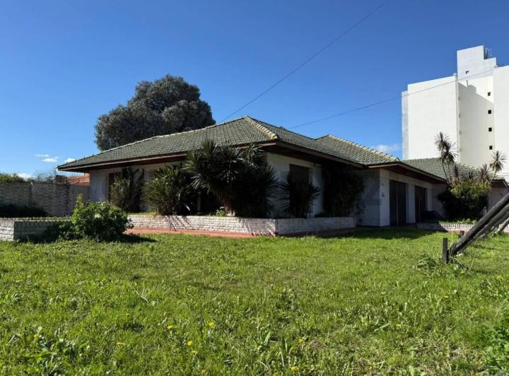 Terreno · 985m²