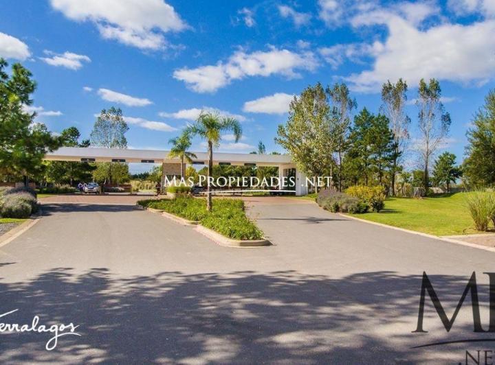 Terreno · 1077m²