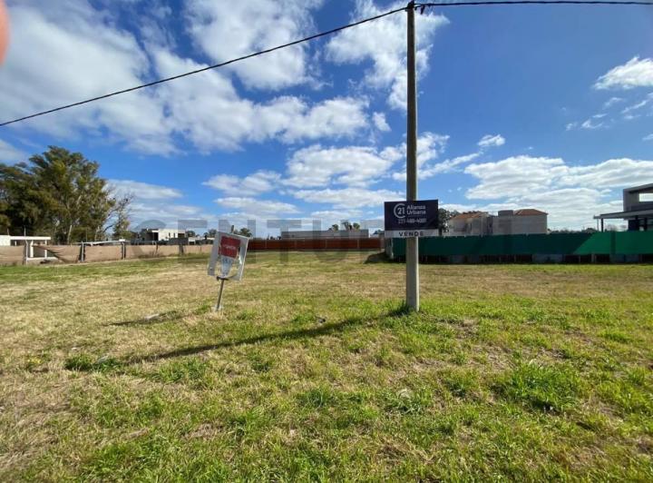 Terreno · 420m²