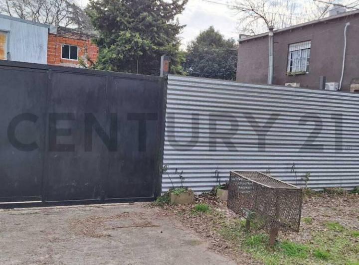 Terreno · 100m² · 3 Ambientes · 2 Cocheras