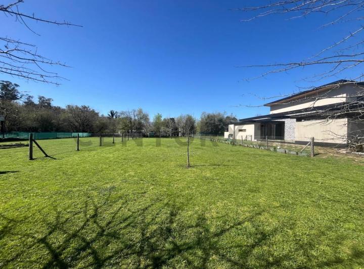 Terreno · 726m²