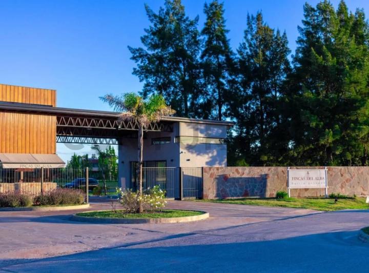 Terreno · 1716m²
