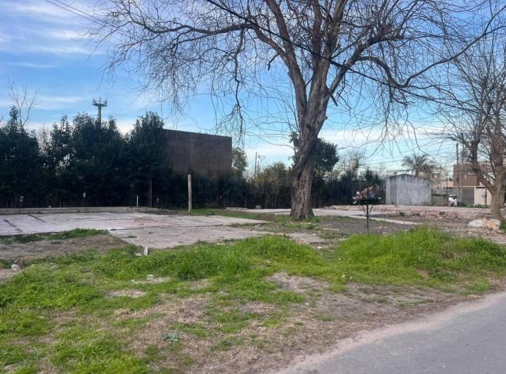 Terreno · 698m²
