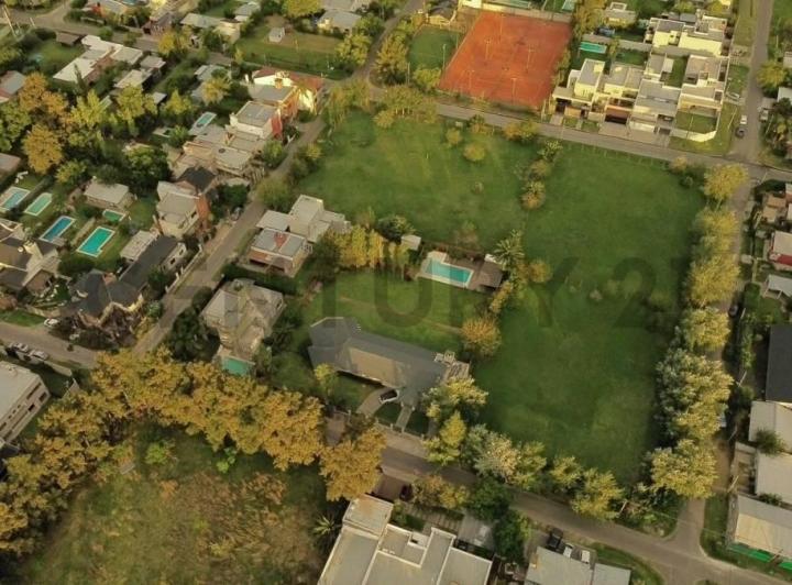 Terreno · 317m²