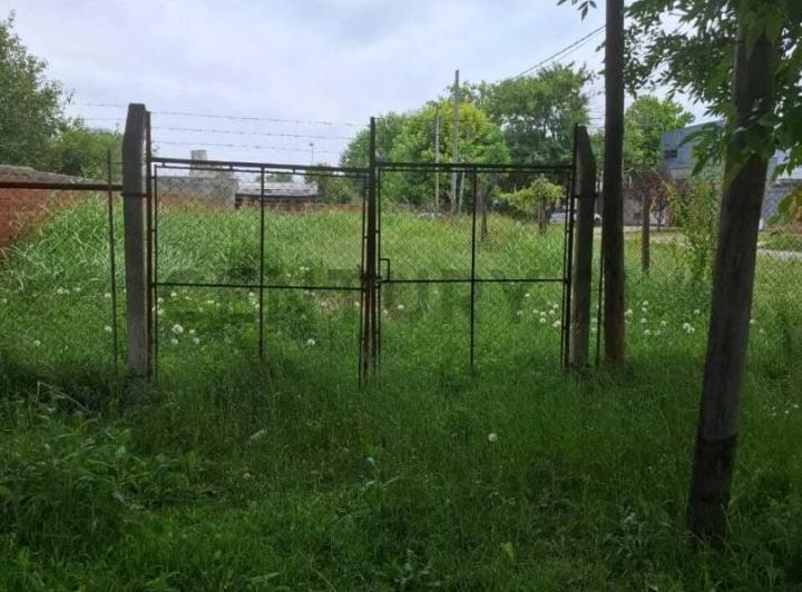 Terreno · 408m²