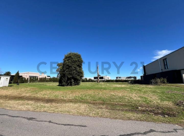 Terreno · 858m²