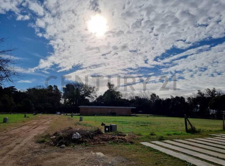 Terreno · 735m²