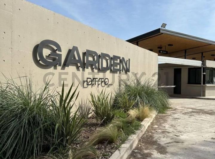 Terreno · 871m²