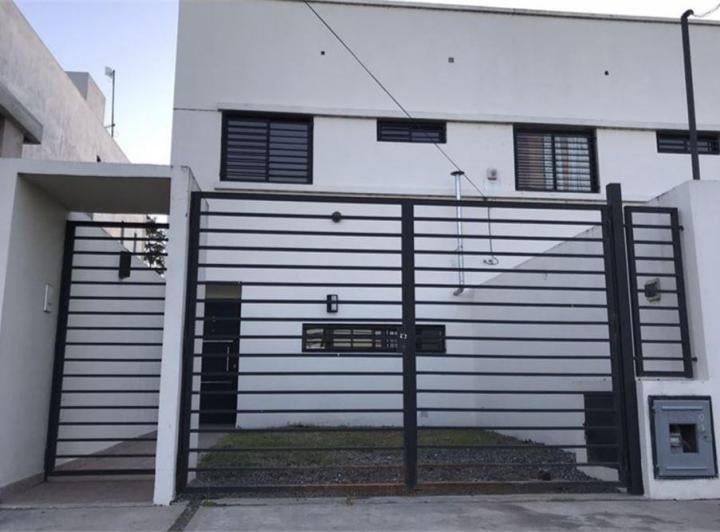 Casa · 70m² · 3 Ambientes · 1 Cochera