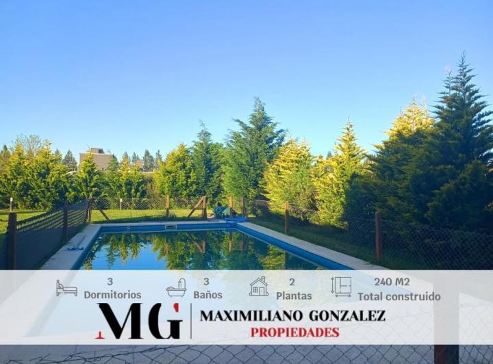 Casa · 240m² · 4 Ambientes · 1 Cochera