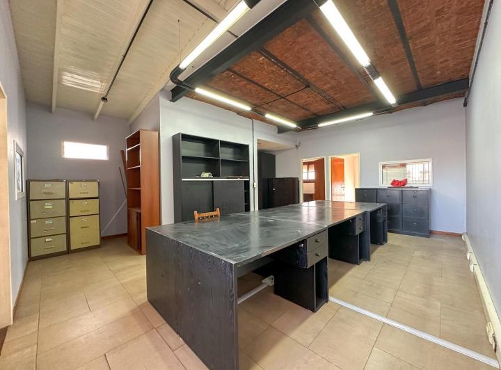 Oficina comercial · 90m² · 5 Ambientes
