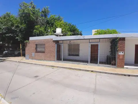 Casa 4 habitaciones 2 baños. capital. apto credito