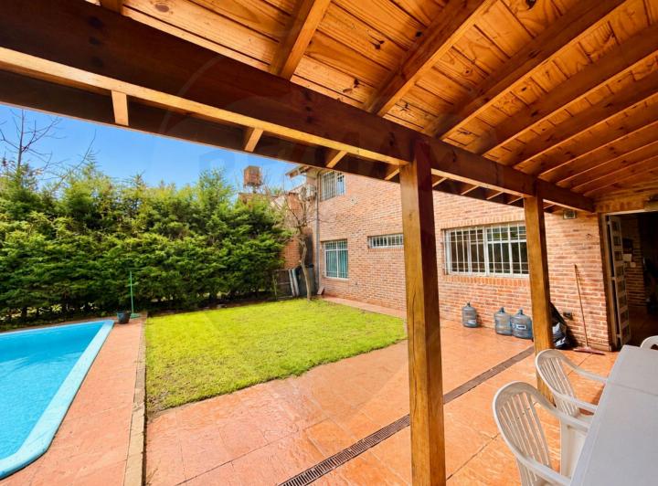 Casa · 191m² · 4 Ambientes · 1 Cochera