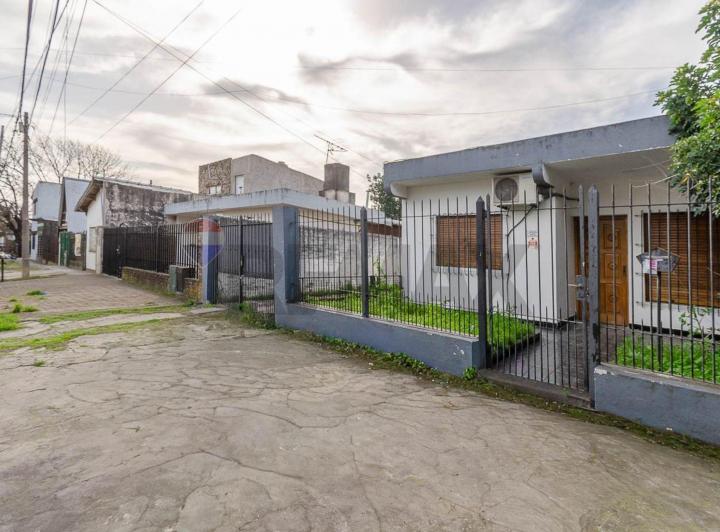 Casa · 100m² · 3 Ambientes · 2 Cocheras