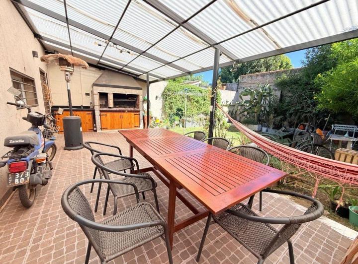 Casa · 203m² · 5 Ambientes · 1 Cochera