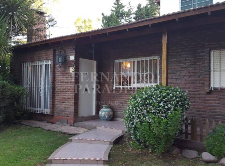 Casa · 120m² · 5 Ambientes · 3 Cocheras