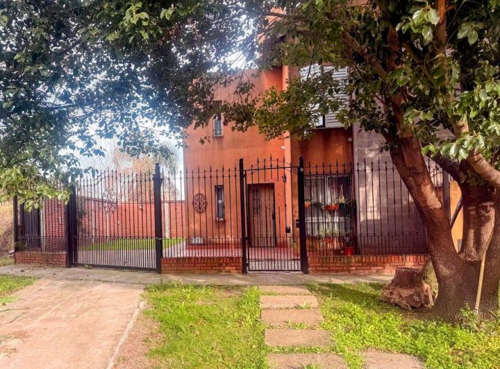 Casa · 78m² · 3 Ambientes · 1 Cochera