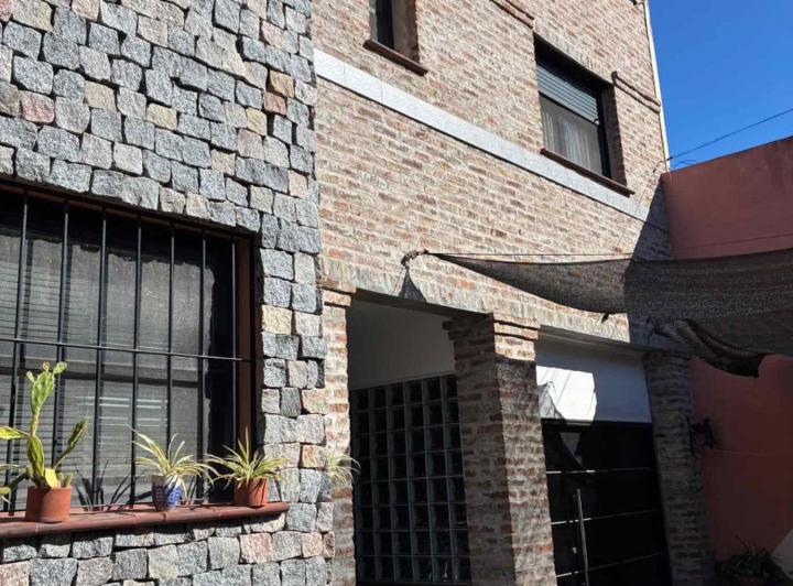 Casa · 170m² · 5 Ambientes · 1 Cochera