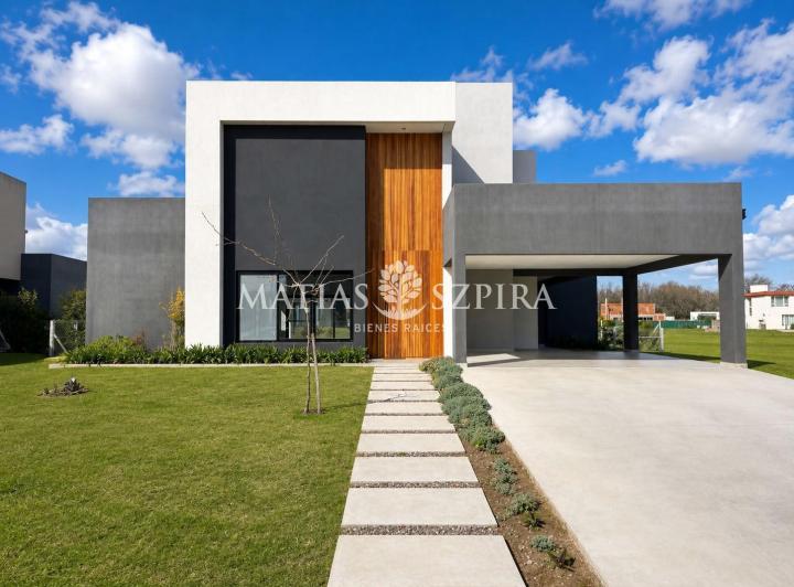 Casa · 211m² · 5 Ambientes · 2 Cocheras