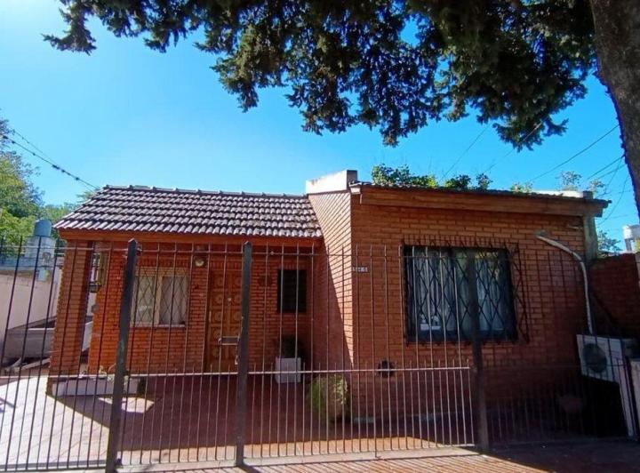 Casa · 128m² · 4 Ambientes · 2 Cocheras