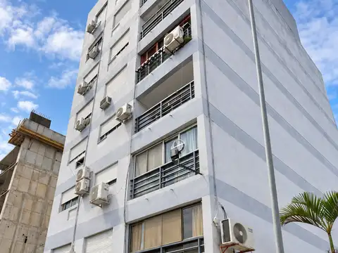 Departamento 3 dormitorios con balcón y cochera en zona cambá cuá